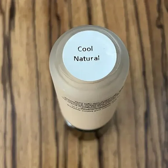 Bobbi Brown Weightless Skin Foundation SPF 15 Cool Natural - Picture 4 of 4